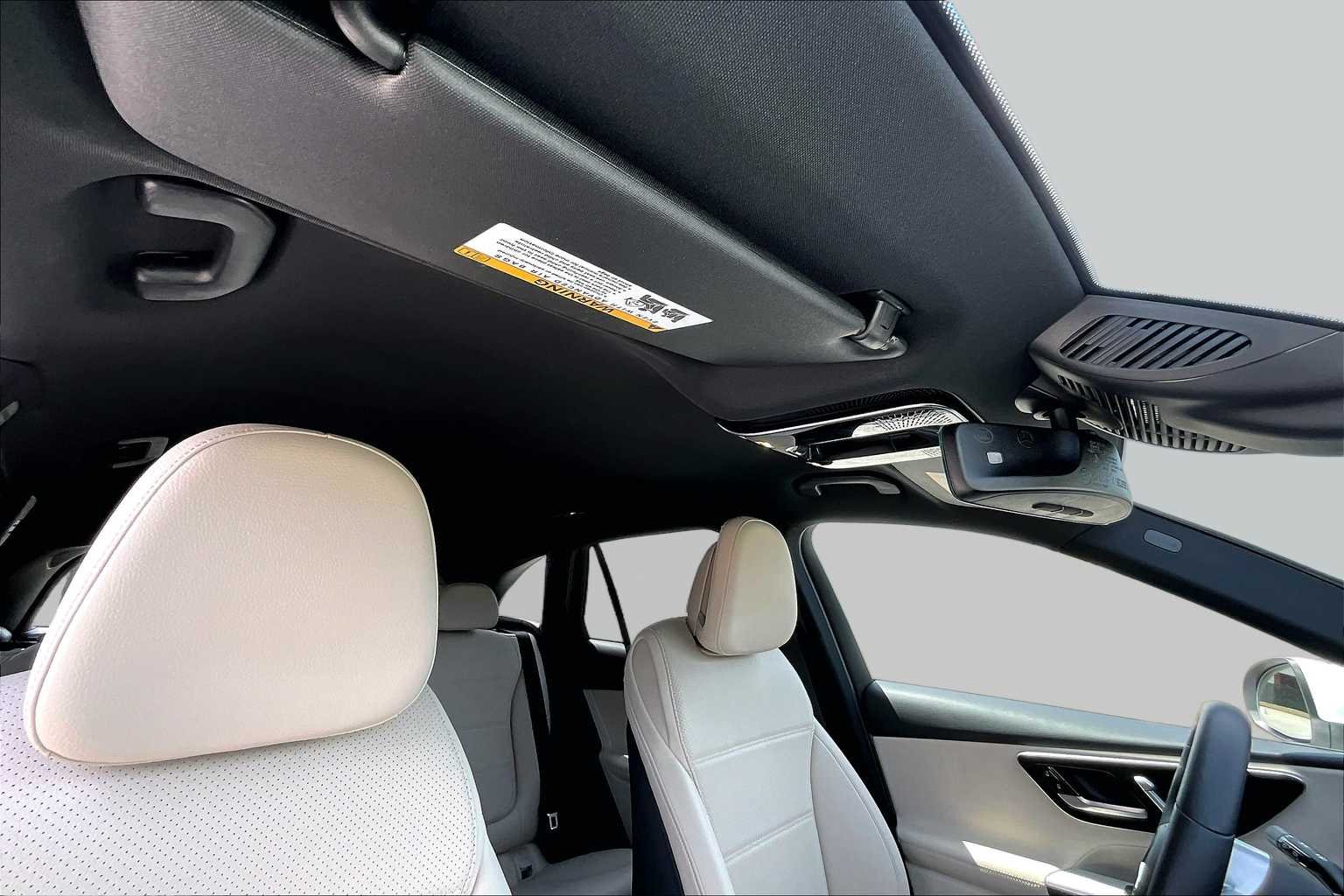 Used 2025 Polar White Mercedes-Benz GLC 300 image 14