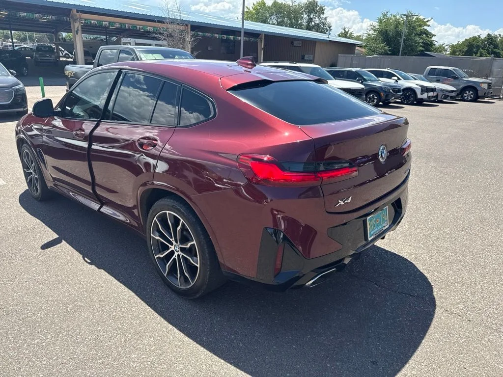 Used 2022 Red BMW xDrive30i image 11