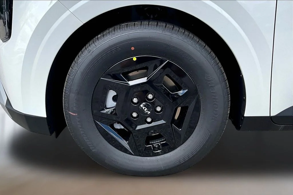New 2026 Snow White Pearl Kia LXS image 12