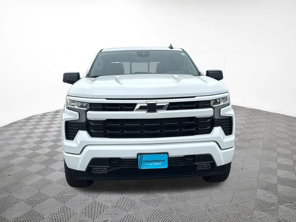 New 2026 Summit White Chevrolet RST image 3