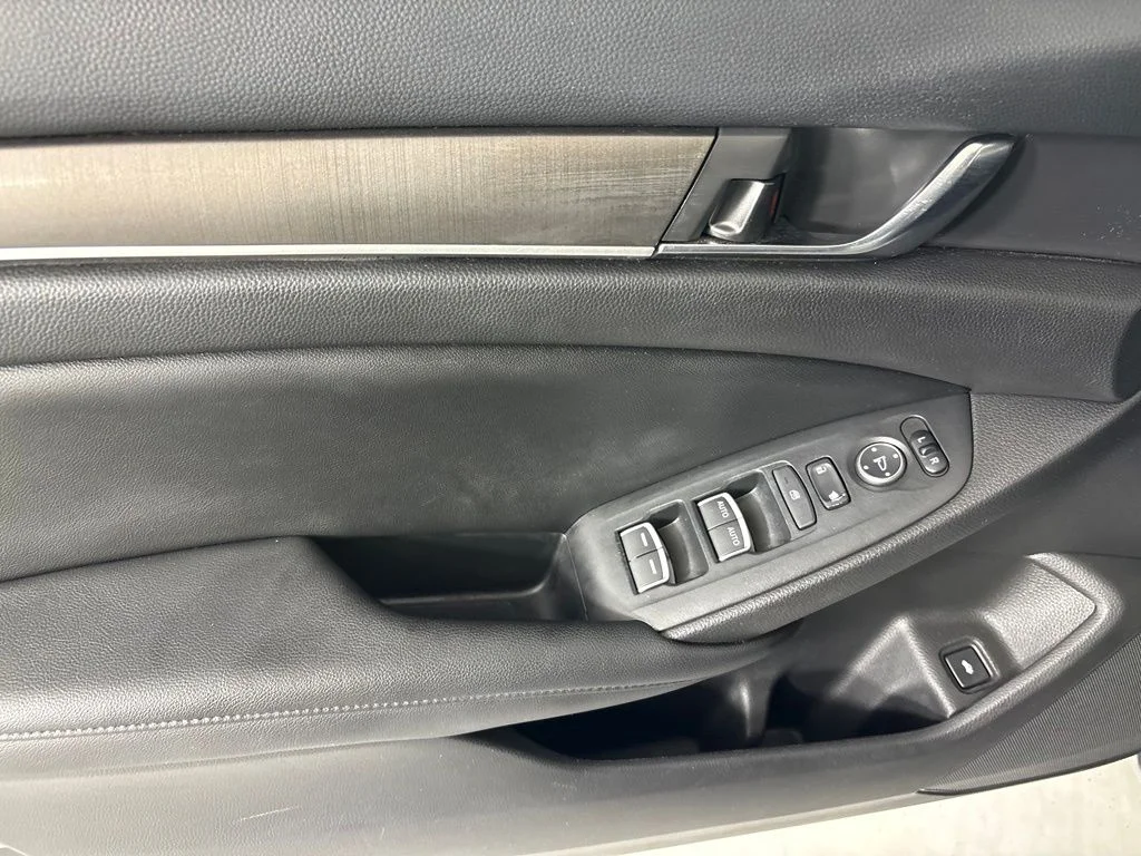 Used 2020  Honda LX image 19