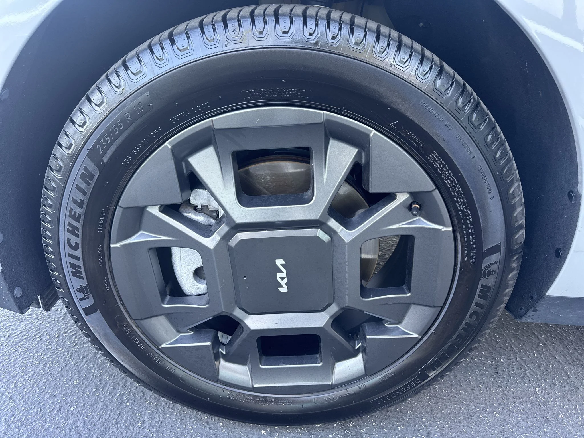 Used 2025 CERAMIC SILVER Kia EX image 11