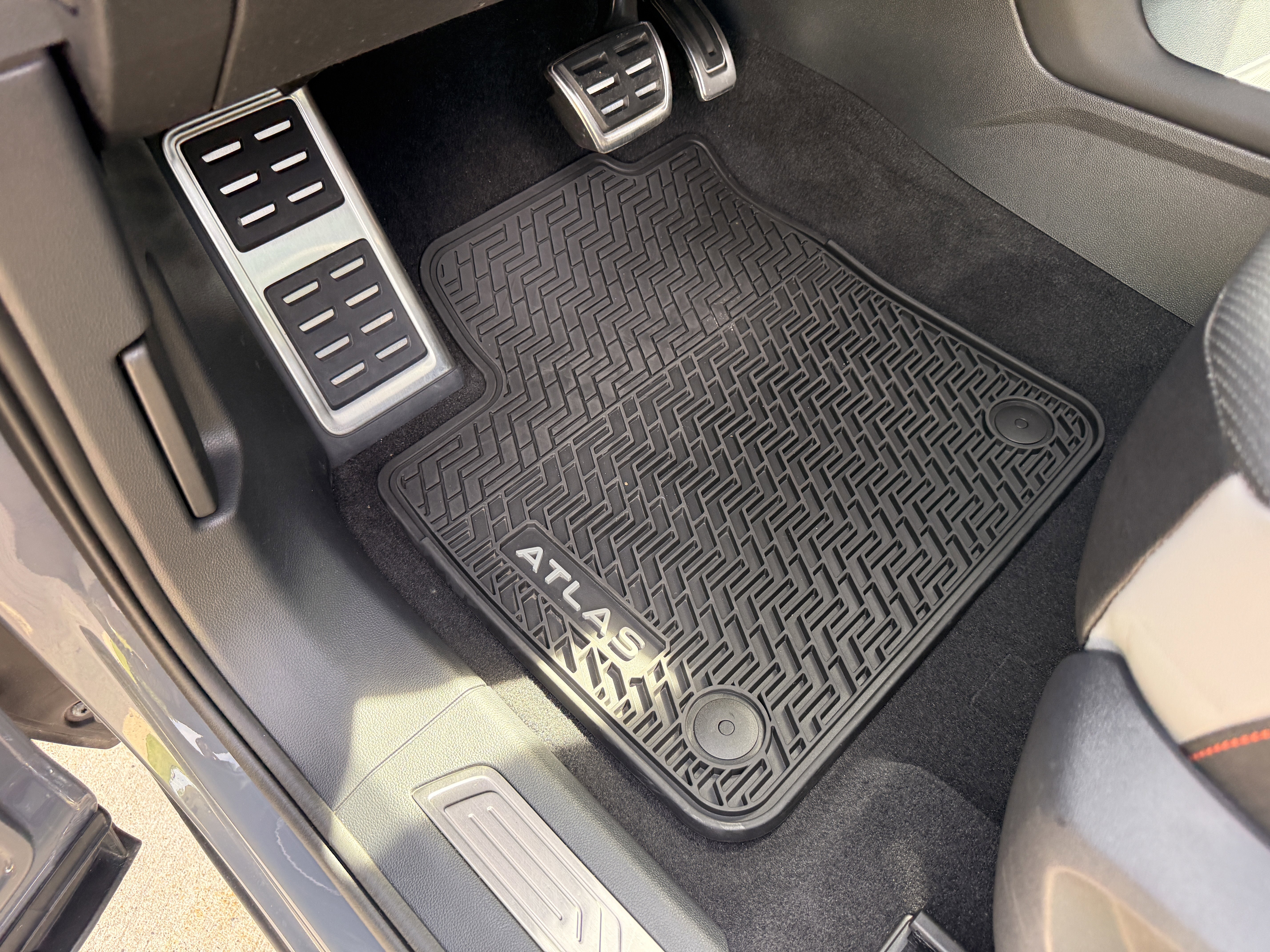 Certified Used 2025  Volkswagen 2.0T Peak Edition image 26