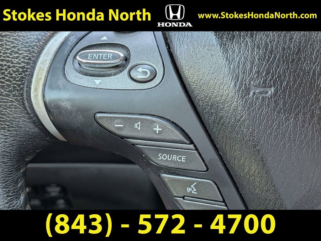 Used 2015 Silver Nissan SL image 32