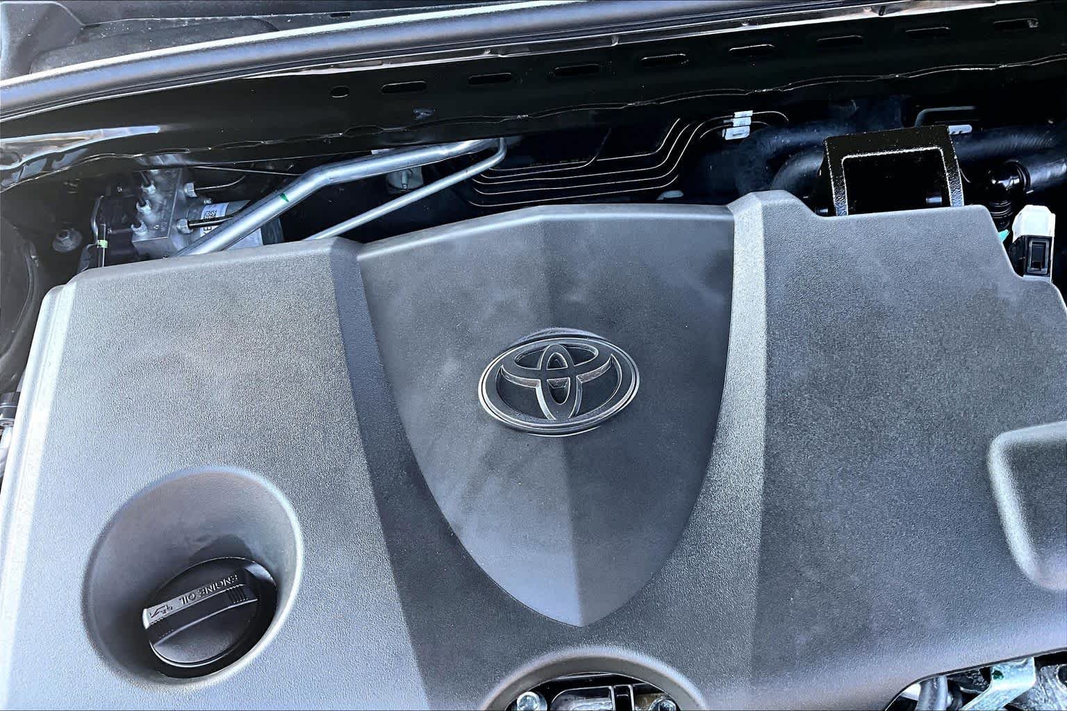 Used 2024 Predawn Gray Mica Toyota XLE image 33