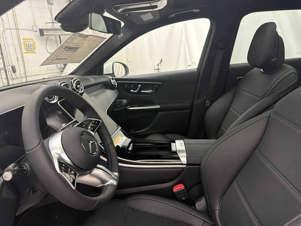 New 2027 Polar White Mercedes-Benz GLC 300 image 46