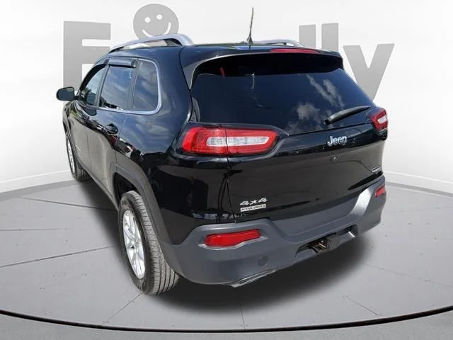 Used 2018 Diamond Black Jeep Latitude Plus image 5