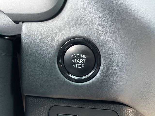 Certified Used 2025  Toyota Platinum image 22