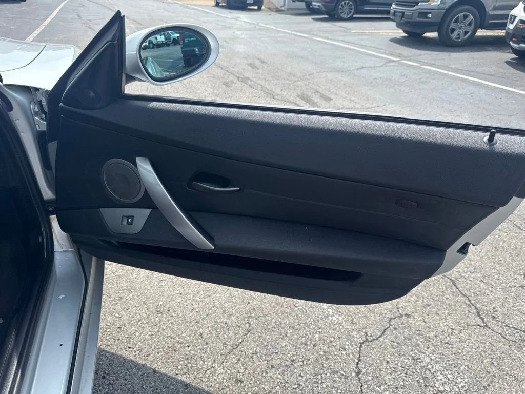 Used 2004 Gray BMW 2.5i image 21