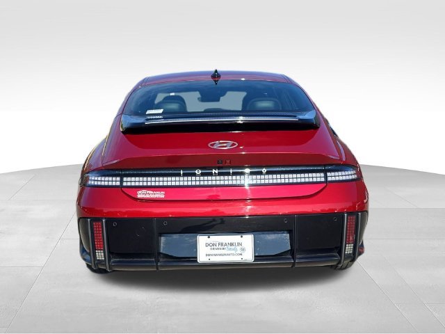 Used 2024 Red Hyundai SE image 4