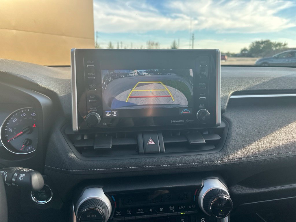 2020 Toyota RAV4 XLE - Photo 17