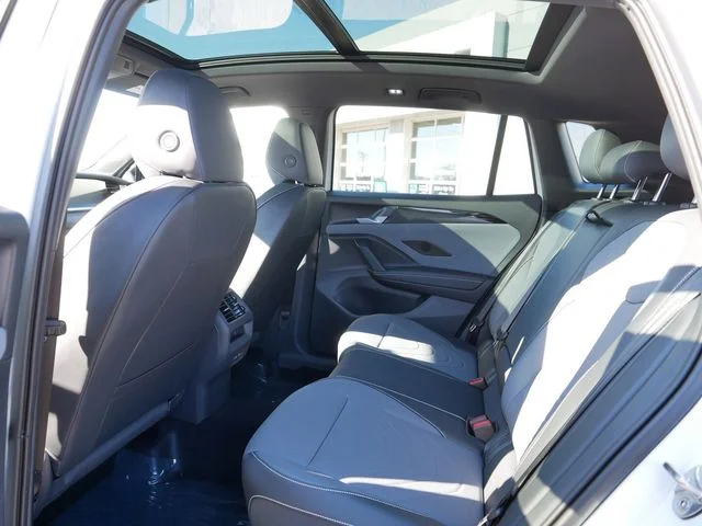 New 2026 White/off-white Volkswagen 2.0T SE R-Line Black image 8