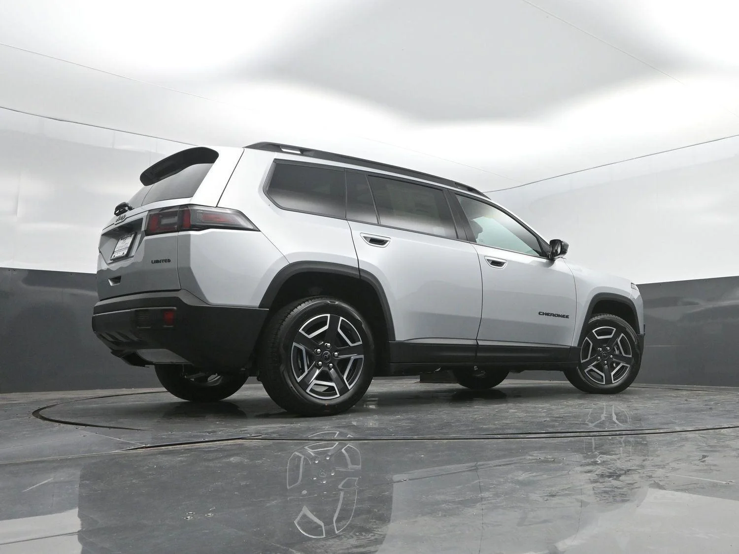 New 2026 Silver Zynith Clear-Coat Exterior Paint Jeep Laredo image 35