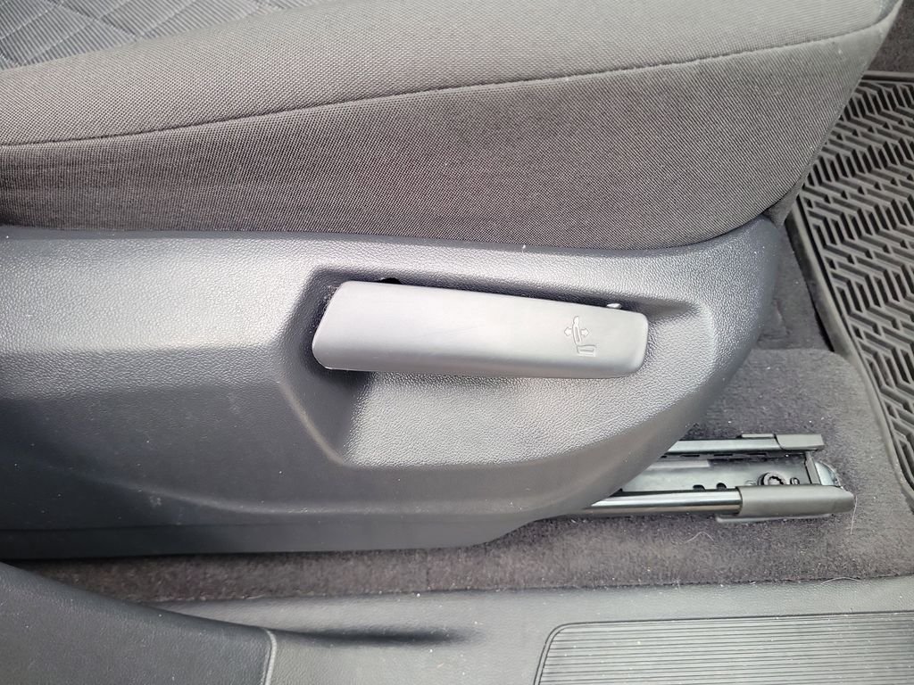 Used 2019 Gray Volkswagen 2.0T S image 9