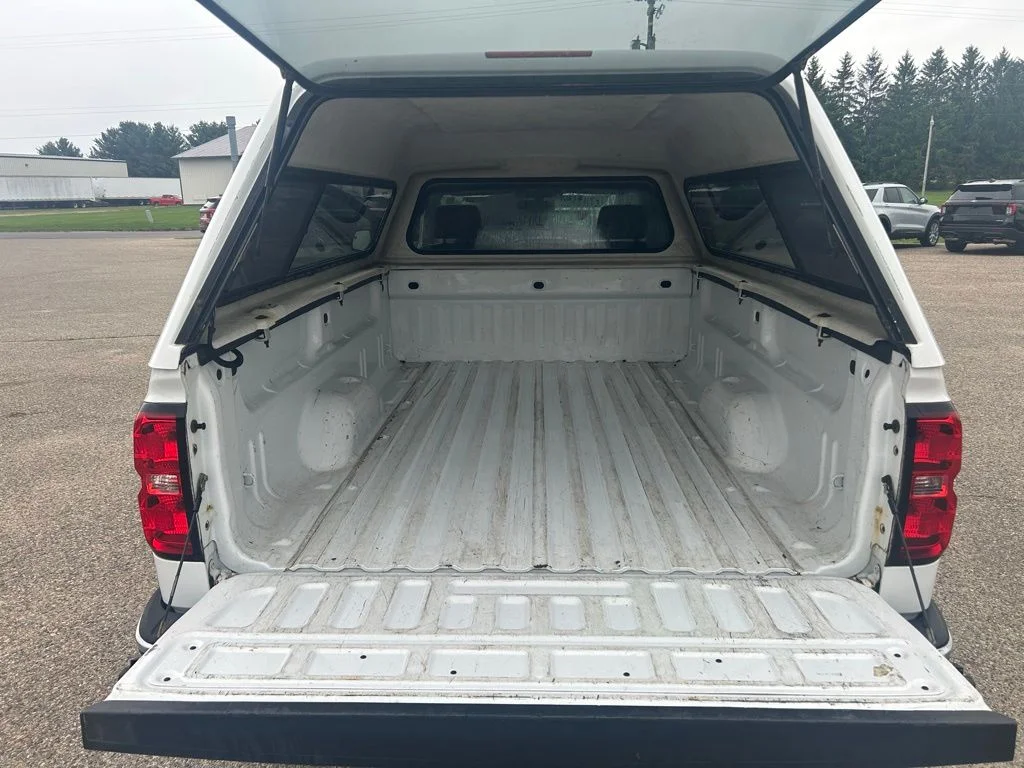 Used 2015 Summit White Chevrolet WT image 19