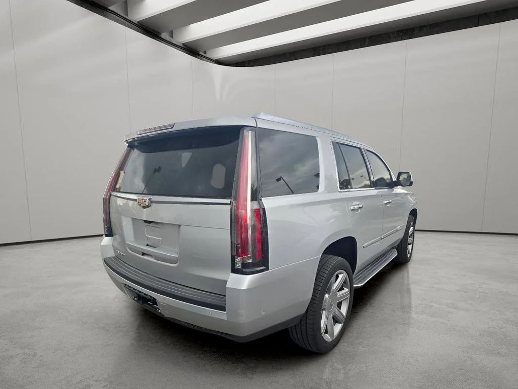 Used 2019 Radiant Silver Metallic Cadillac Luxury image 10