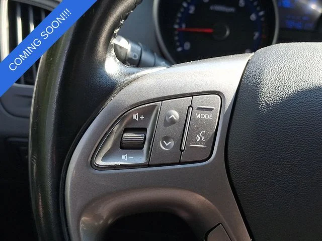 Used 2015 Silver Hyundai SE image 26