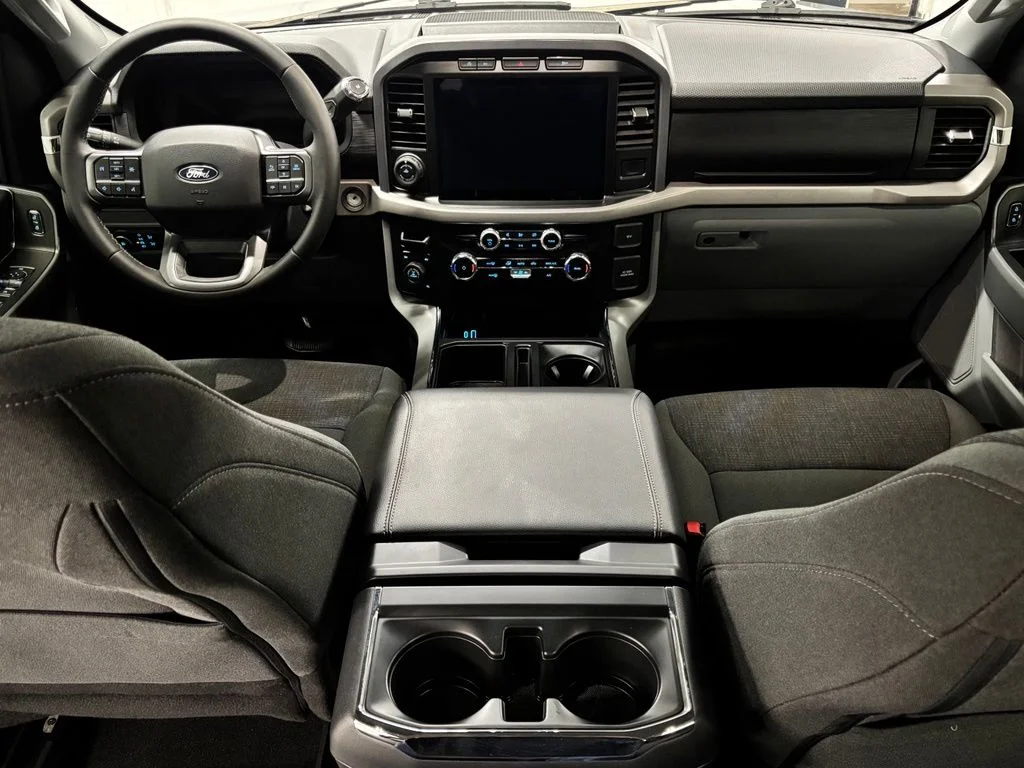 Used 2024 Silver Ford XLT image 12