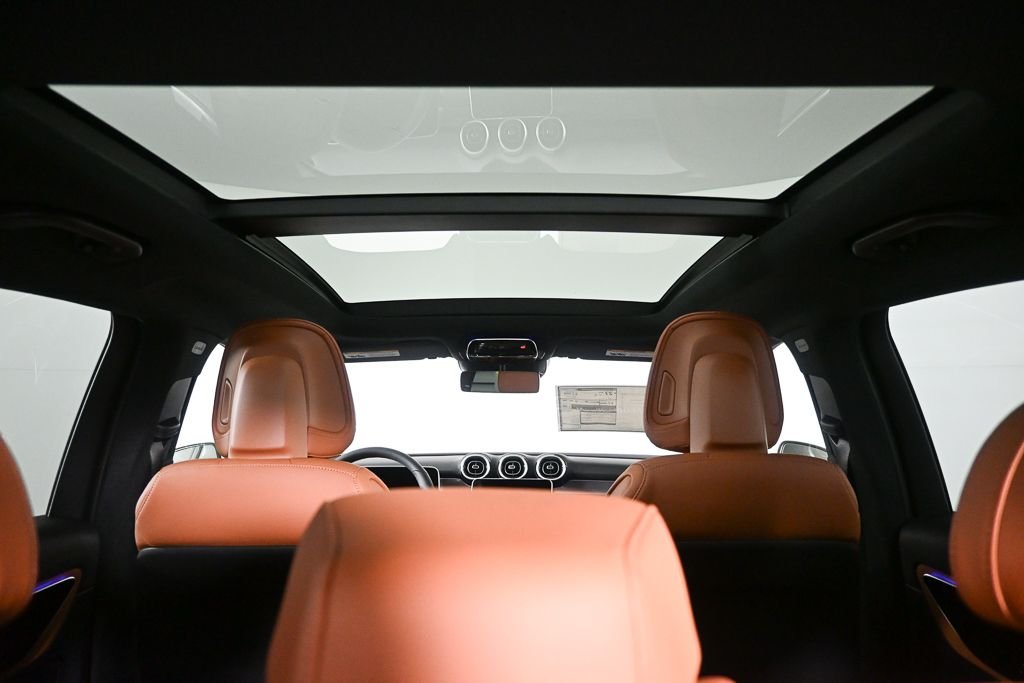 New 2026 Polar White Mercedes-Benz GLC 300 image 18