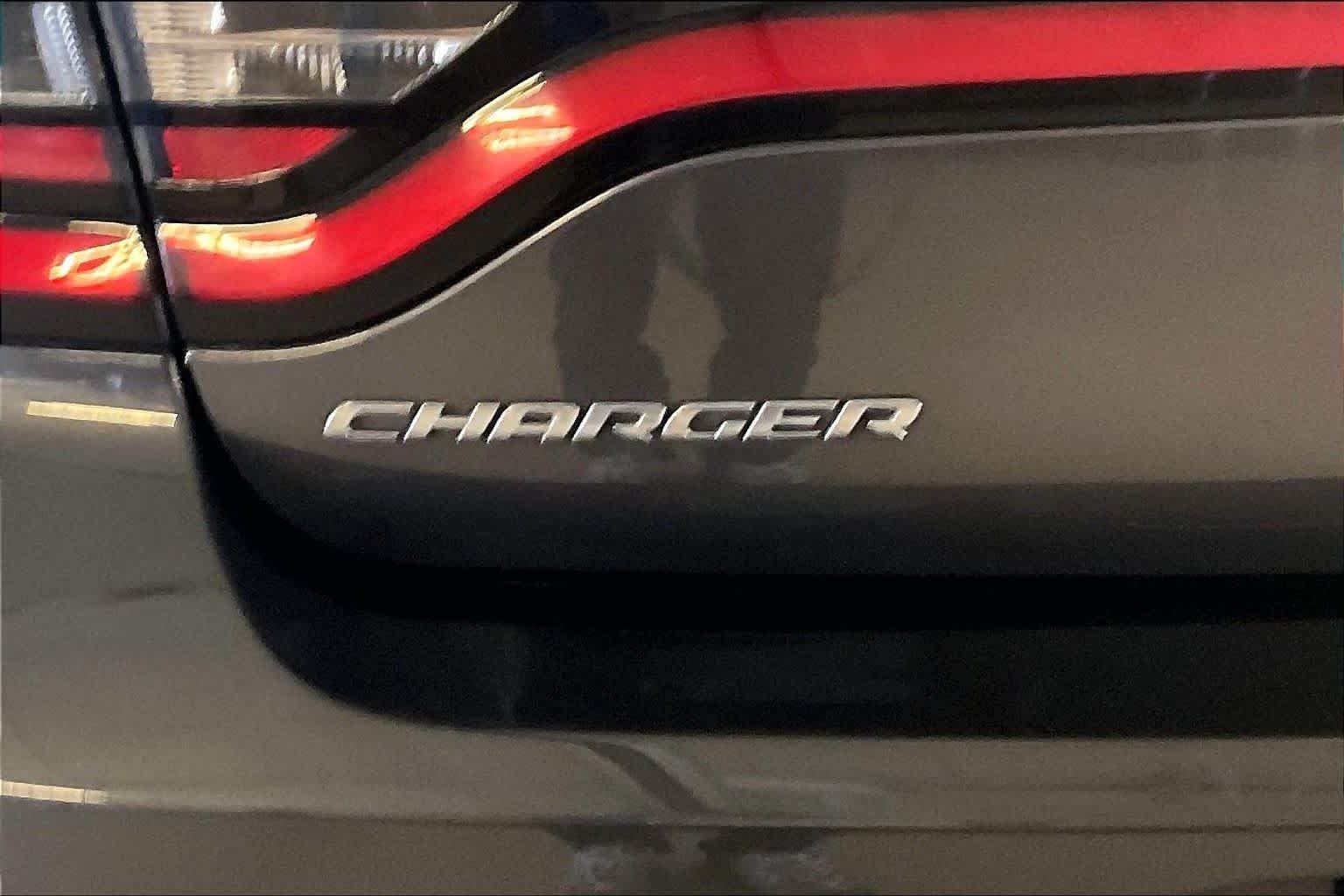 Used 2023 Granite Pearlcoat Dodge R/T image 31