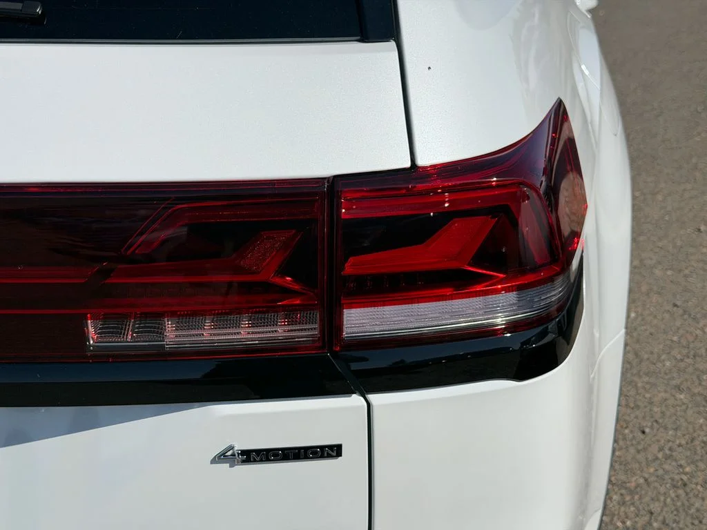 New 2026 Opal White Pearl Volkswagen 2.0T Peak Edition image 8