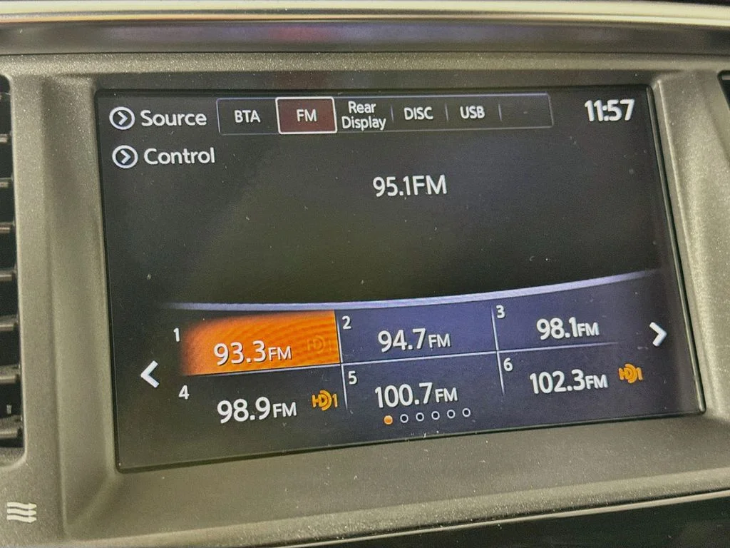 Used 2019 Black Nissan Platinum image 19