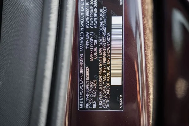 New 2026 Mulberry Red Volvo T8 Plus image 40