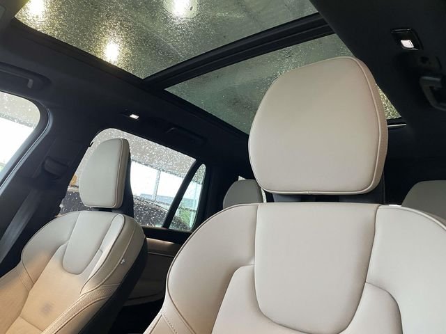 2026 Volvo XC90 Plus - Photo 16