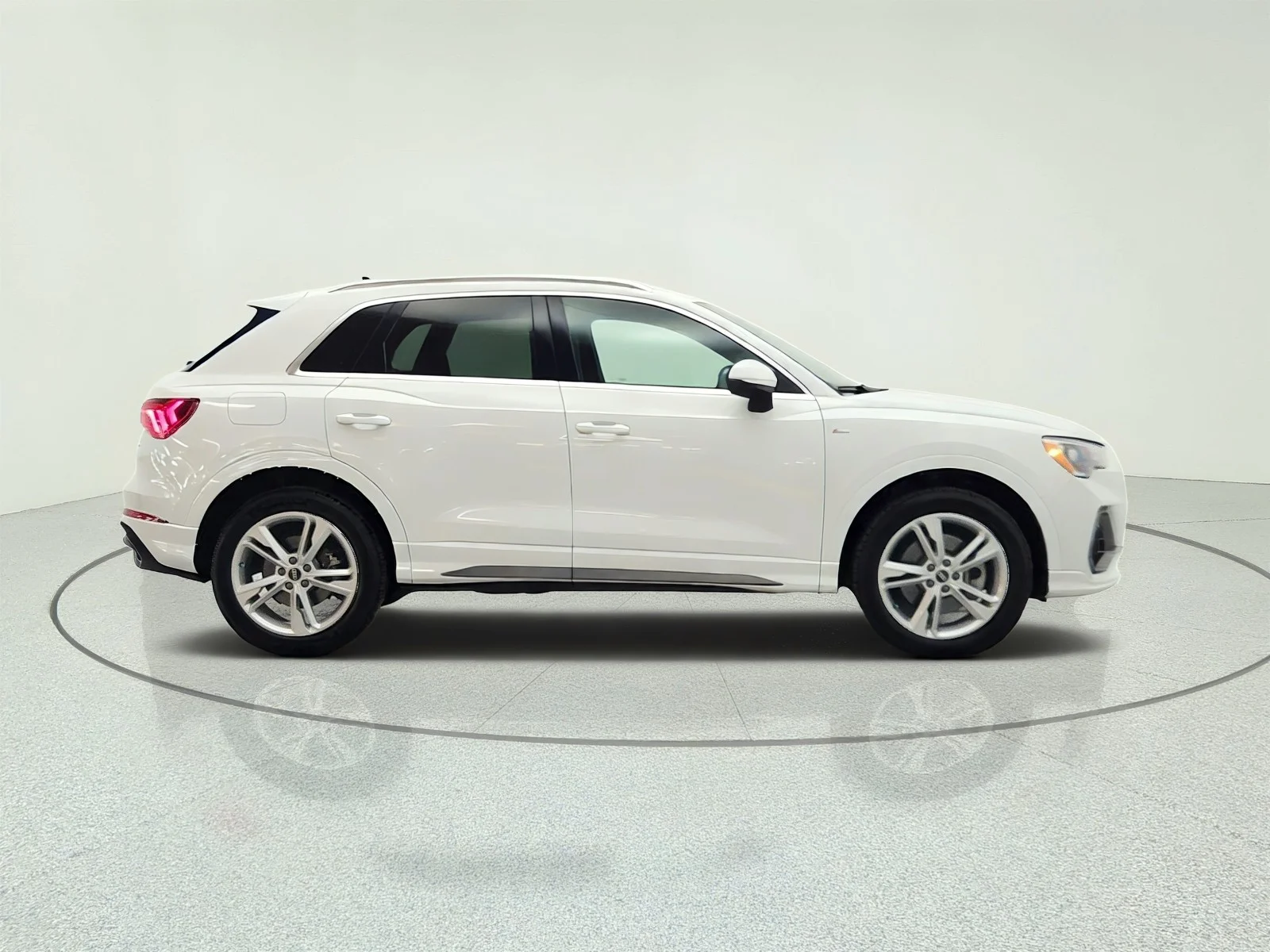 Used 2021 Glacier White Metallic Audi S line Premium 45 TFSI quattro image 4