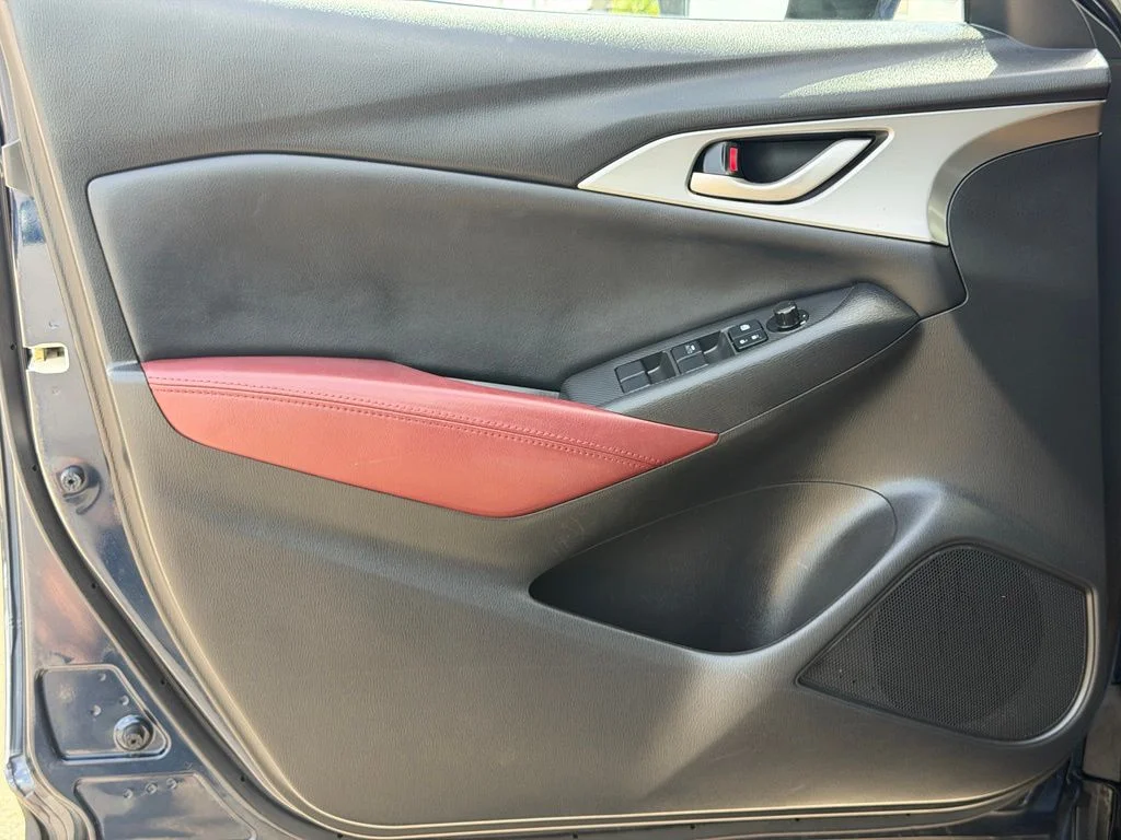 Used 2017 Blue Mazda Touring image 23