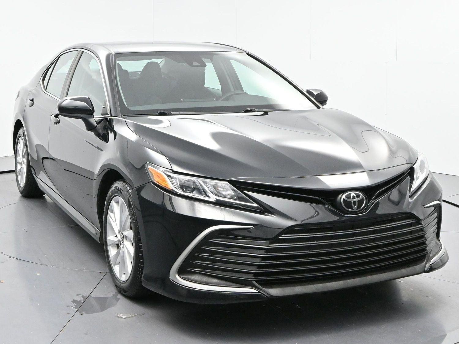 Used 2022 Midnight Black Metallic Toyota LE image 2