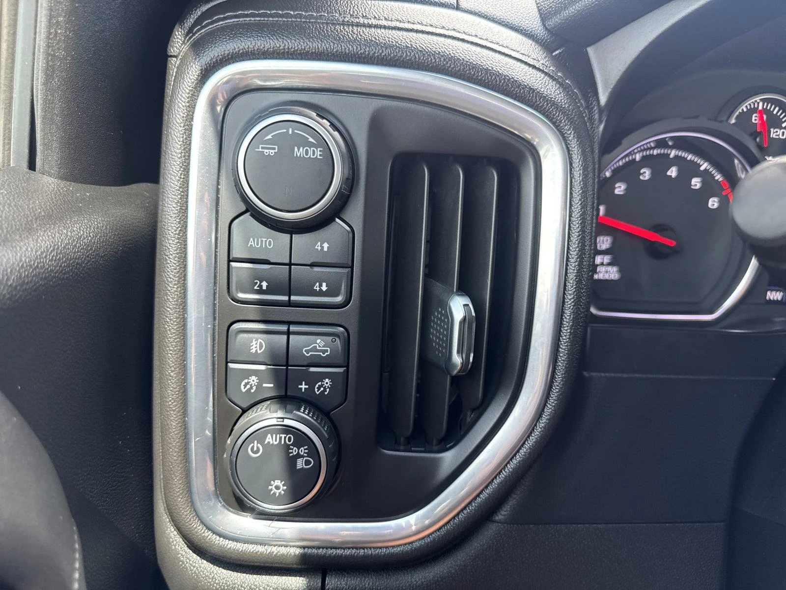 Used 2021 SHADOW GRAY METALLIC Chevrolet RST image 20