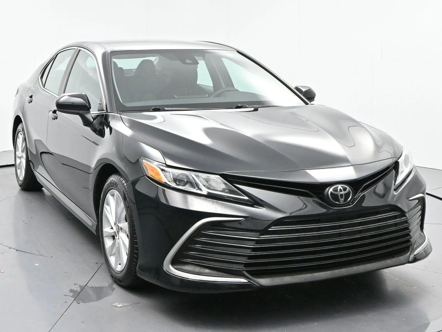 Used 2022 Midnight Black Metallic Toyota LE image 2