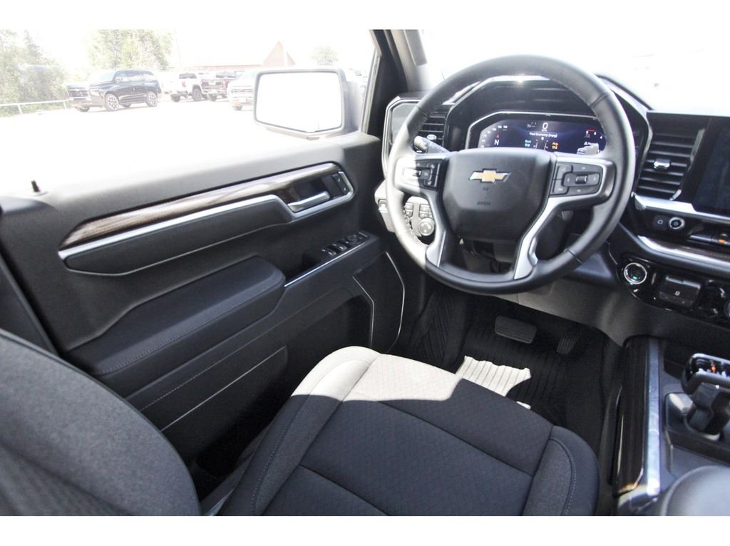 Used 2026 Black Chevrolet LT image 10