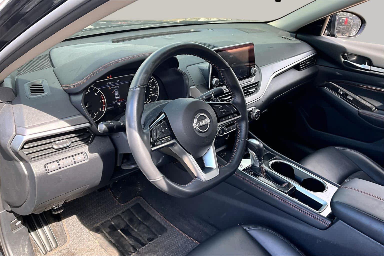 Used 2023 Super Black Nissan 2.5 SR image 16