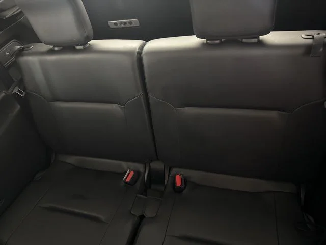 Used 2023  Mitsubishi SE image 25