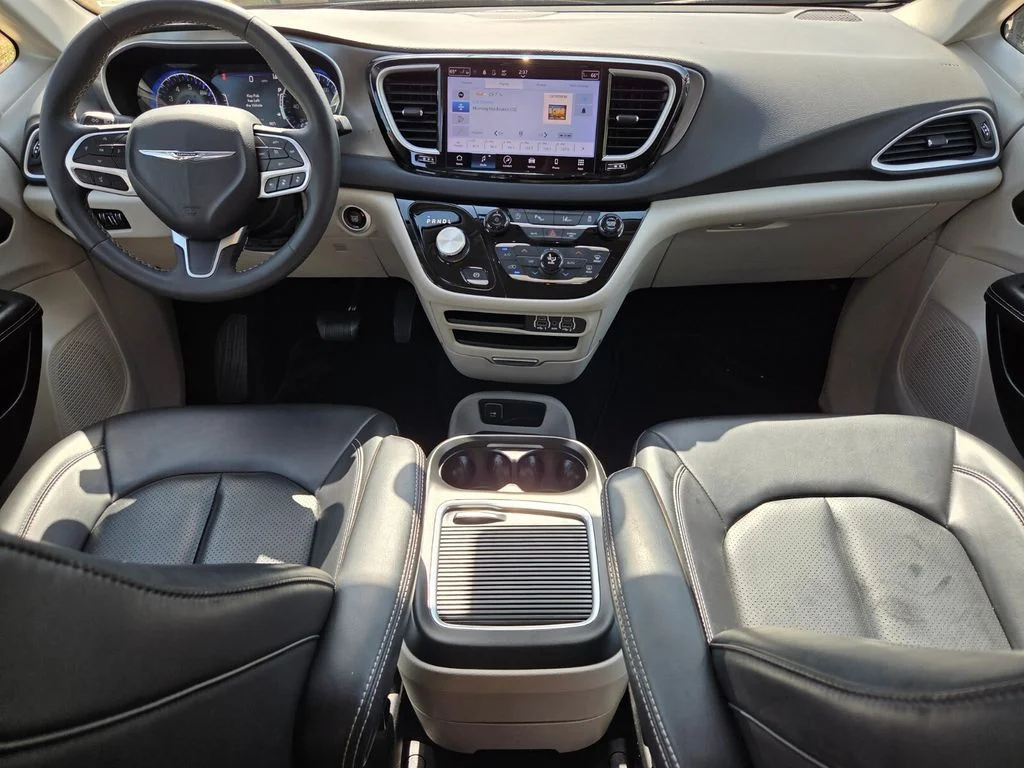 Used 2023 White Chrysler Touring L image 17