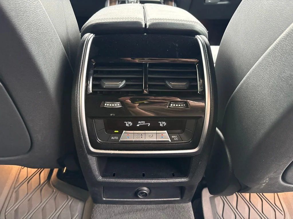 Used 2019 Gray BMW xDrive40i image 27