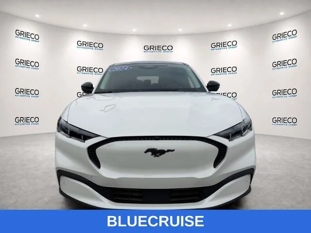 Used 2024 White Metallic Ford Select image 28