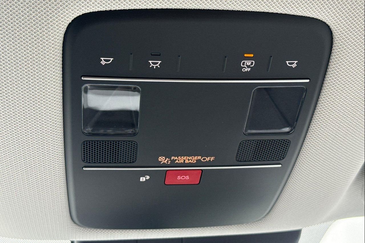 New 2027 Black Hyundai SEL 7P image 22
