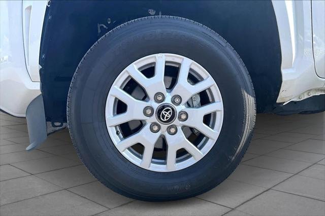 2024 Toyota Tacoma SR5 - Photo 11