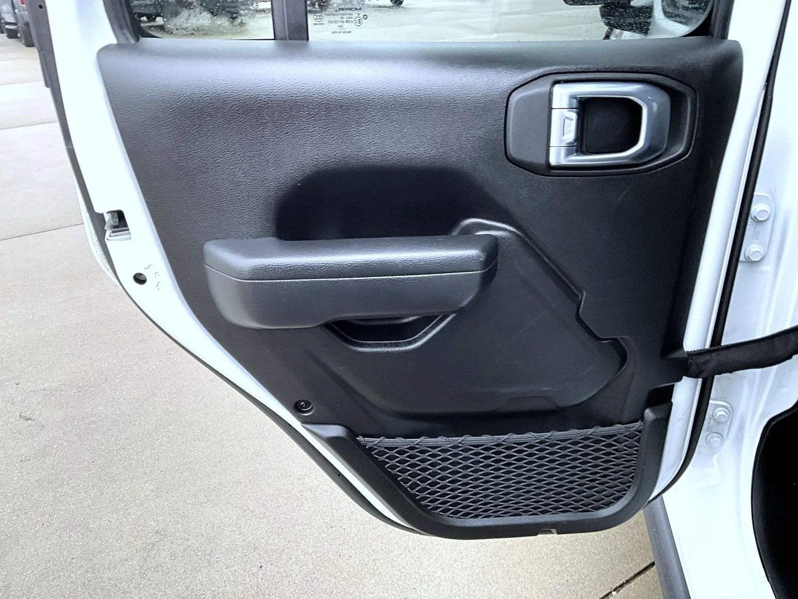Used 2025 White/off-white Jeep Rubicon image 21