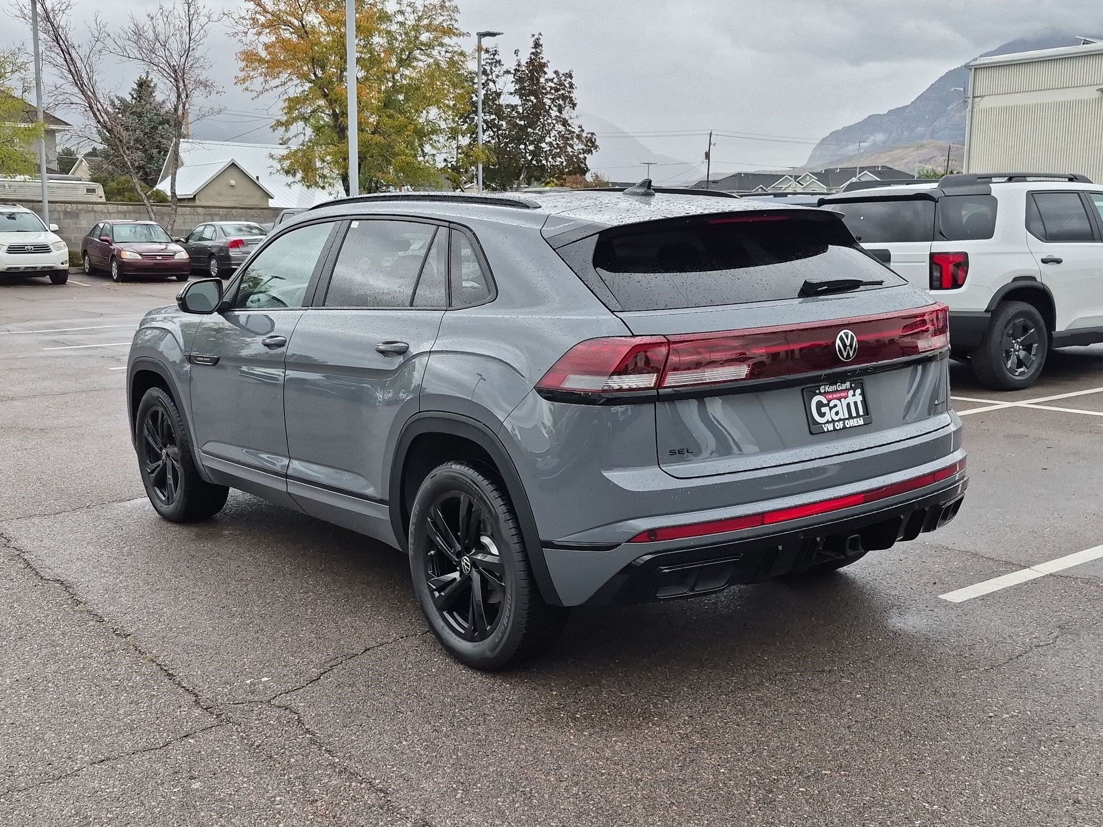 New 2026 Pure Gray Volkswagen 2.0T SEL R-Line Black image 5