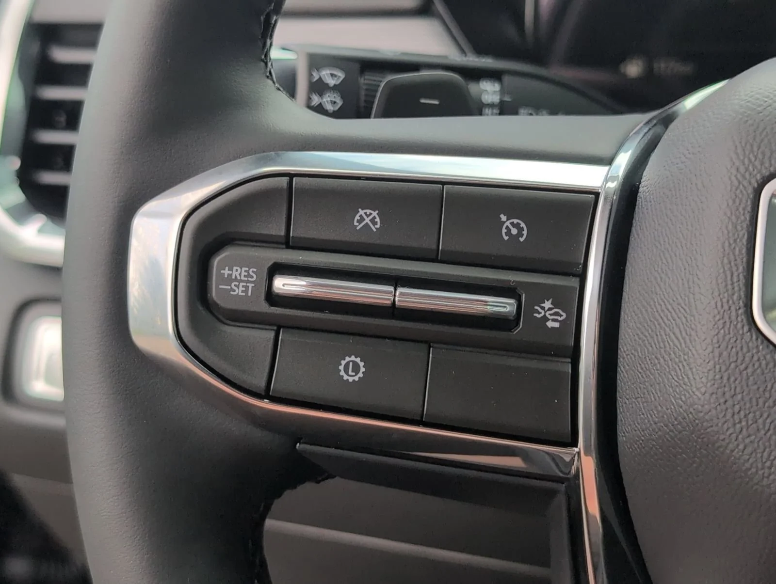 New 2026 Sterling Metallic GMC Elevation image 26