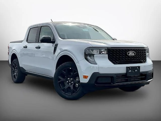 New 2025 Space White Metallic Ford XLT image 15
