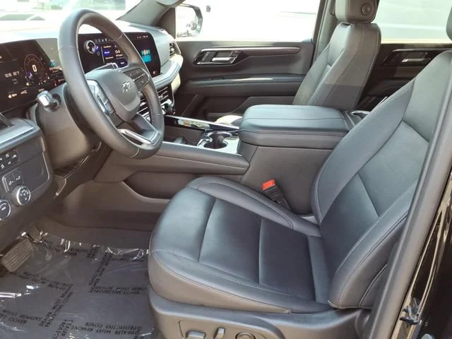 Used 2025 Black Chevrolet Z71 image 12