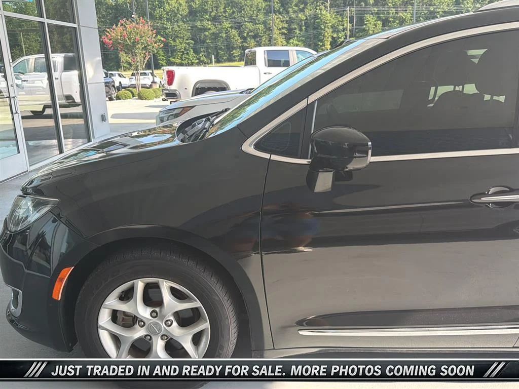 Used 2020 Brilliant Black Crystal Pearlcoat Chrysler Touring L Plus image 2
