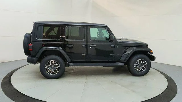 New 2026 Black Clear-Coat Exterior Paint Jeep Sahara image 11