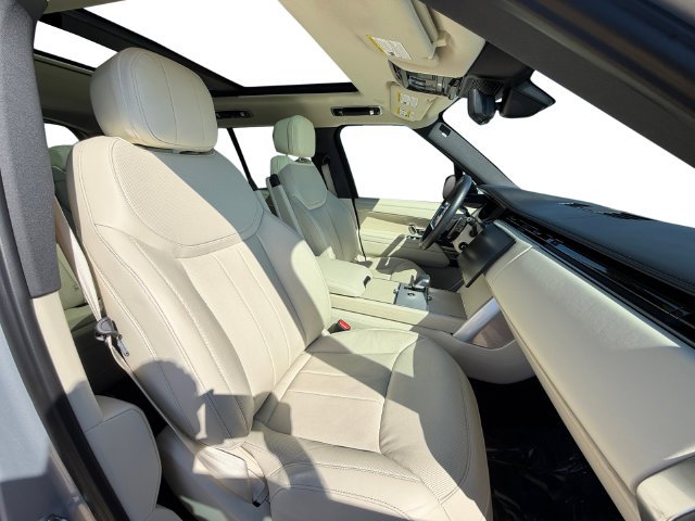 Used 2024 Silver Land Rover SE image 16