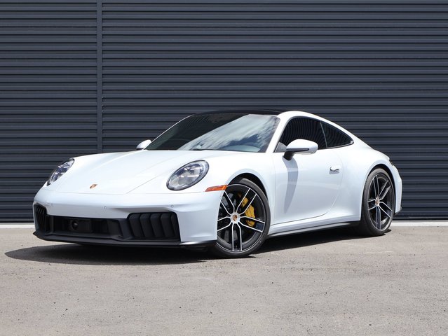 2025 Porsche 911 Carrera 4 GTS